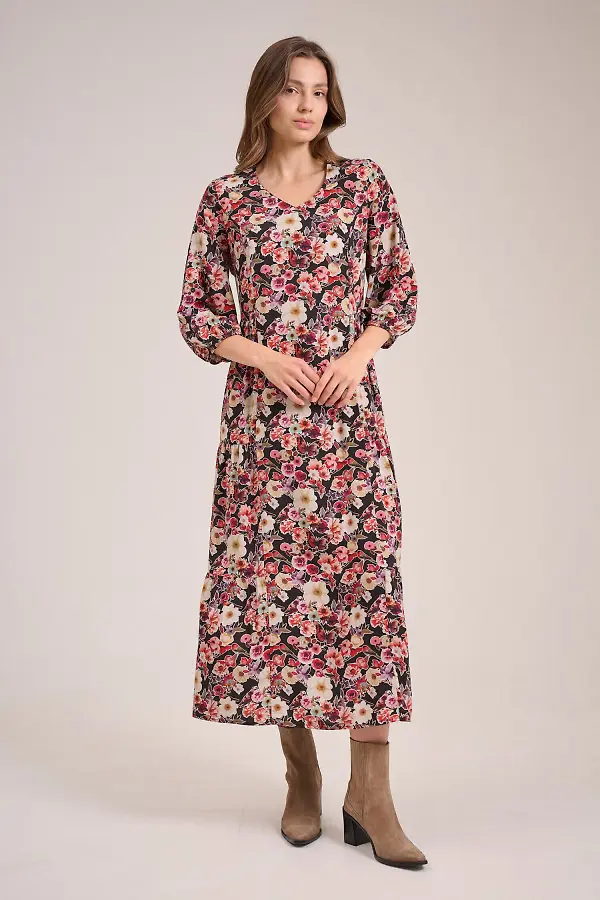 Czarna kwiecista sukienka damska