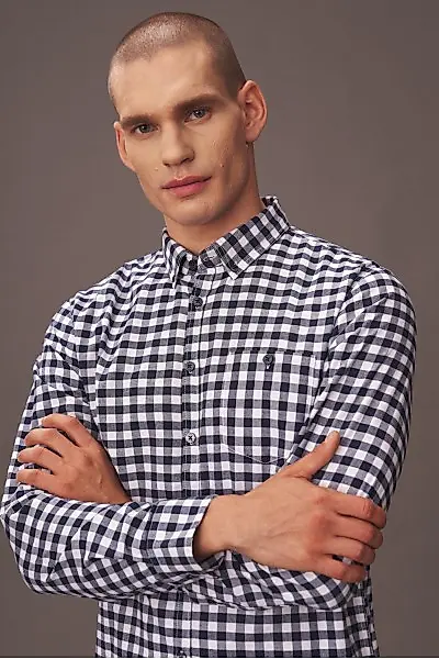 Kolor Granatowo-biały